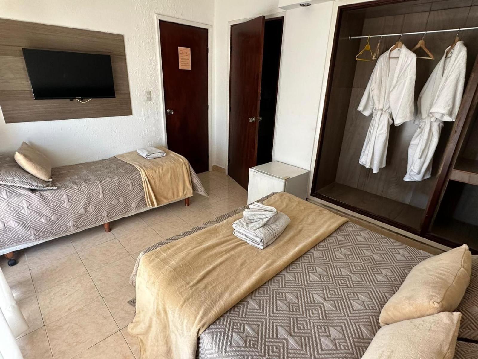 Hotel Lujan Piriapolis Bagian luar foto