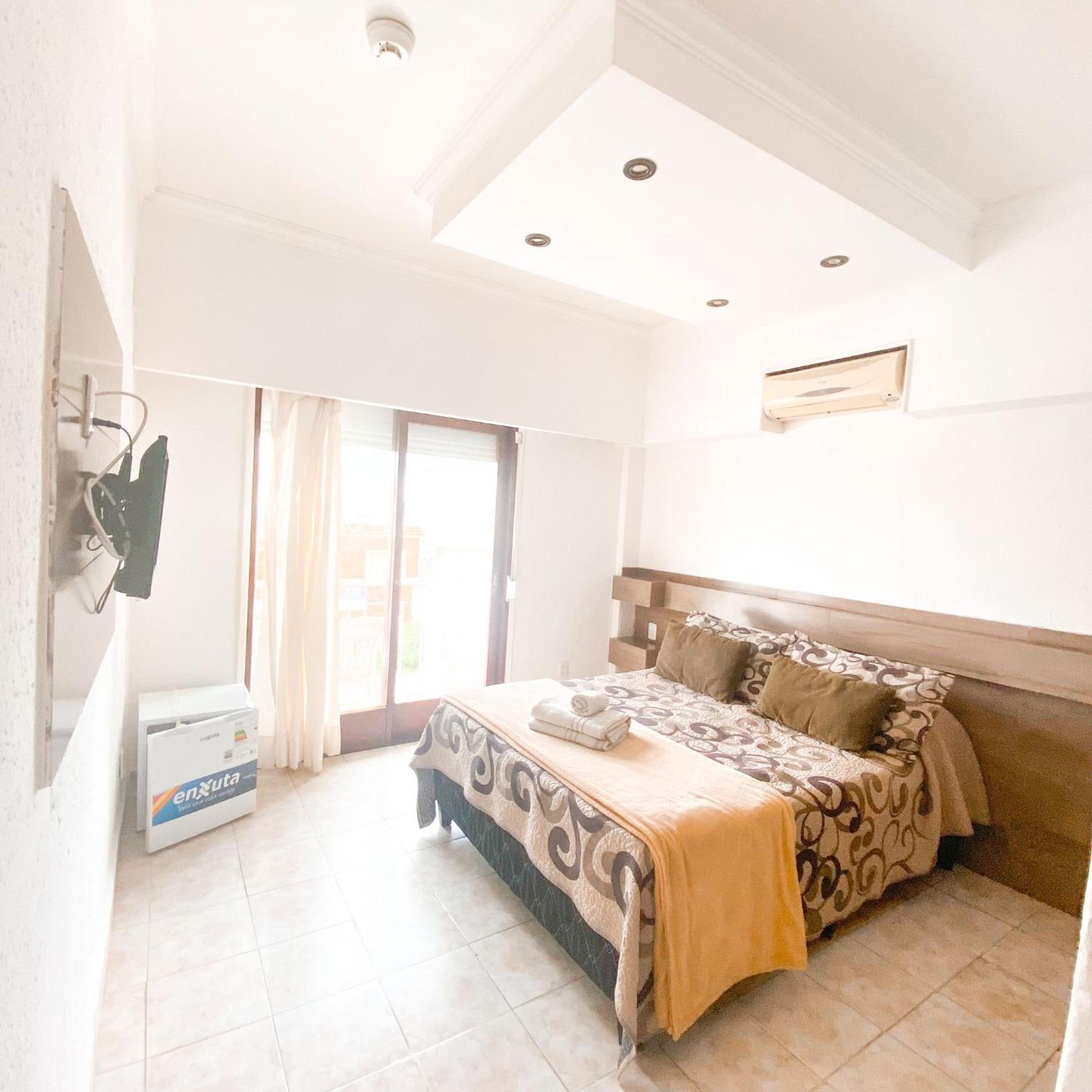 Hotel Lujan Piriapolis Bagian luar foto